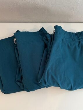 Medgear Women's Scrub Pants Set of Three in Teal Caribbean Blue Size M